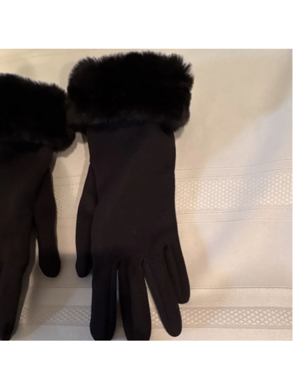 Women's Black Faux Fur Trim Lined Wrist Gloves for Winter and Fall
